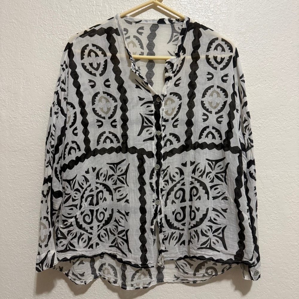 NWOT Womens Black White Tribal Geometric Print Button Down Oversized Blouse L/XL